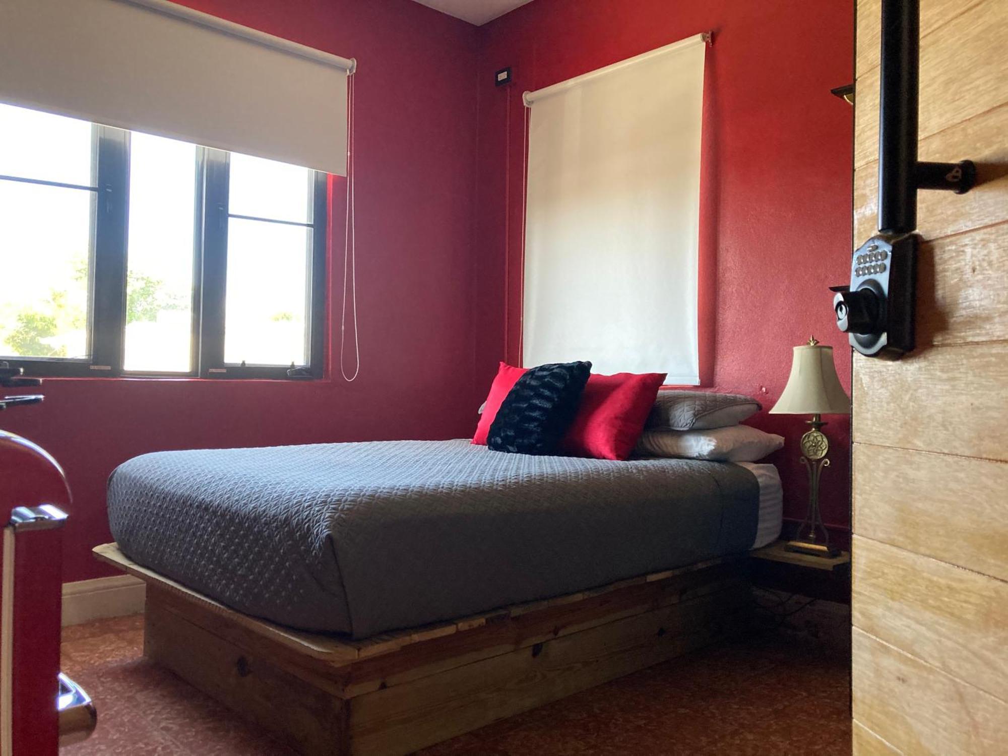 Lower Price, More Style, Discount Studio In San Juan,Pr, Beach, Free Bikes (Adults Only) Экстерьер фото