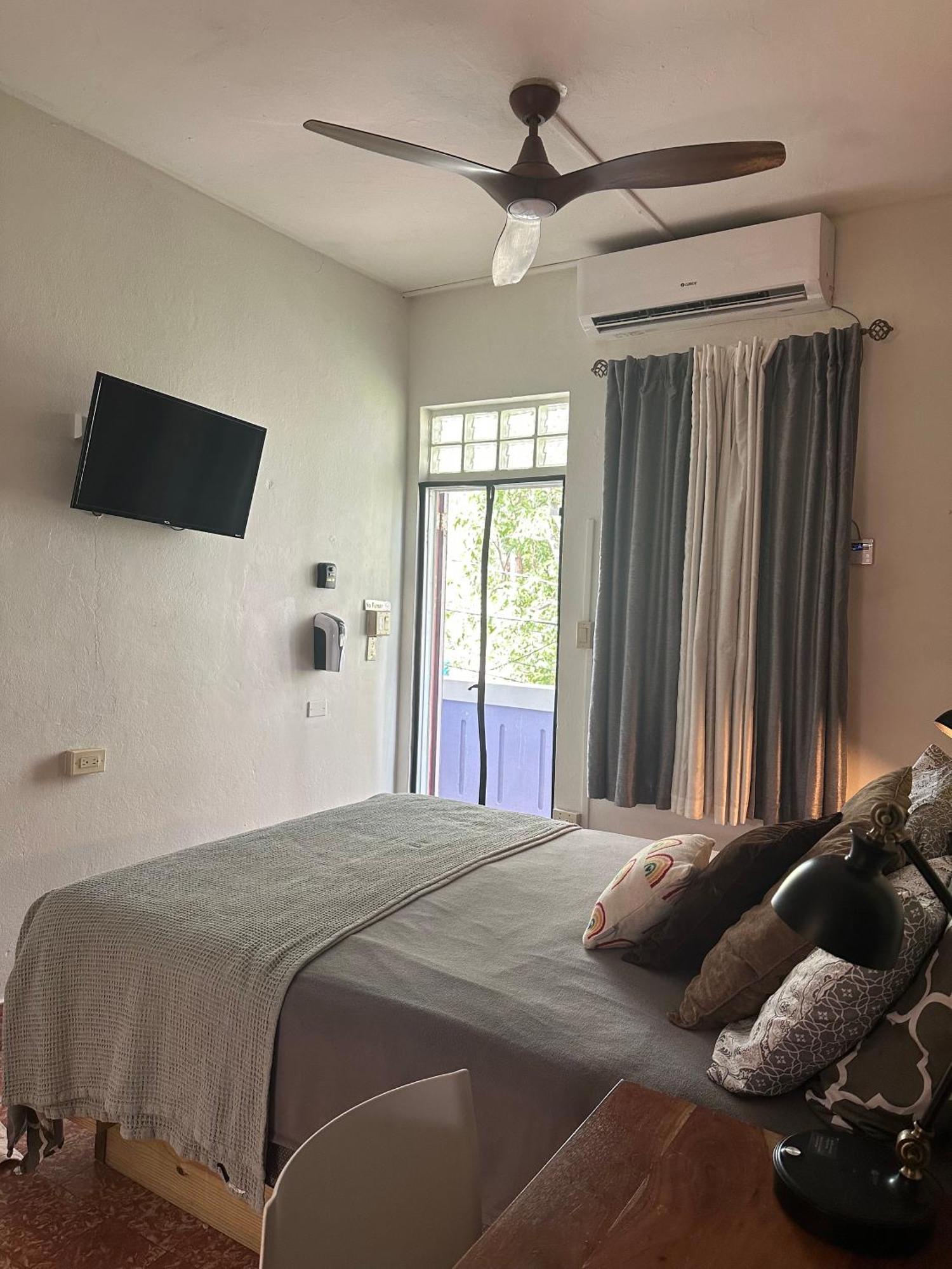Lower Price, More Style, Discount Studio In San Juan,Pr, Beach, Free Bikes (Adults Only) Экстерьер фото